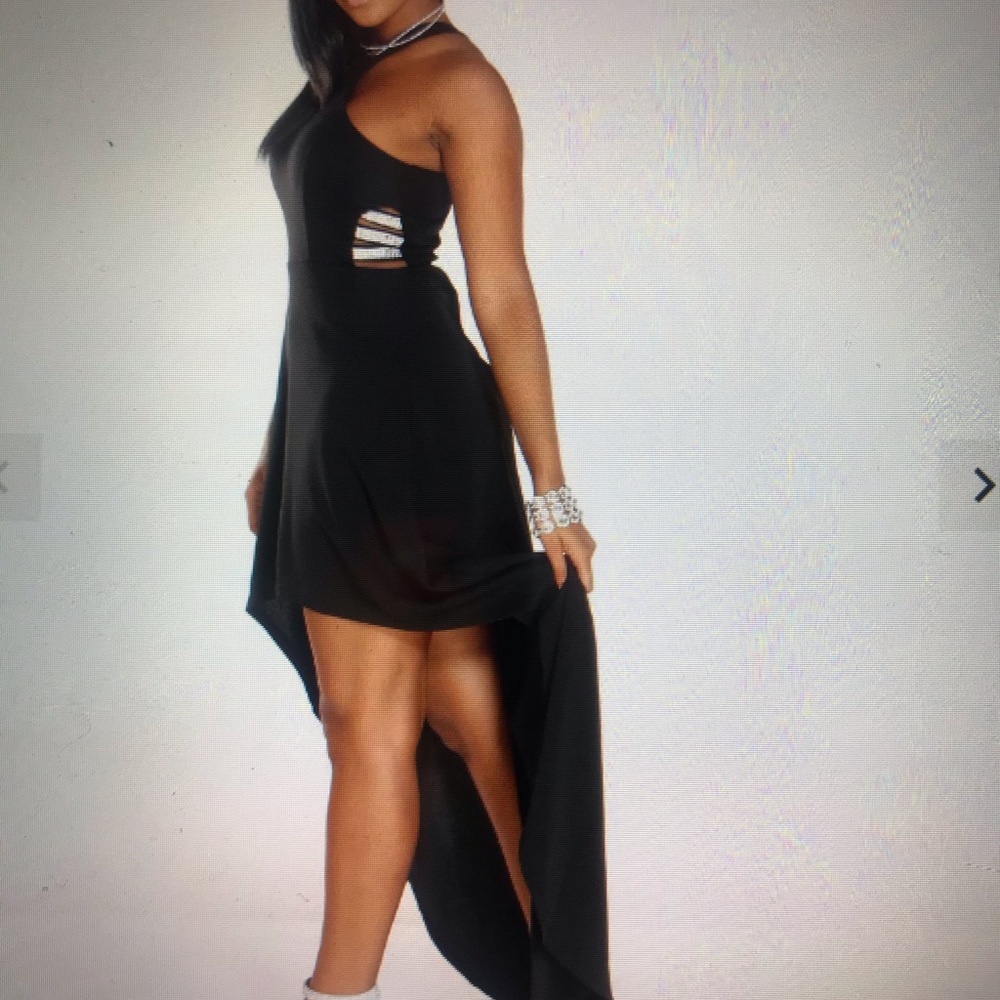Dress - Picture 5 of 5